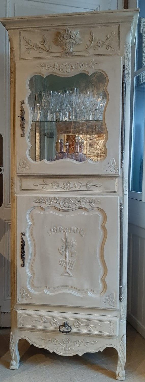 Louis XV Provençal Style Display Cabinet in Lacquered Oak - Circa 1850-1880