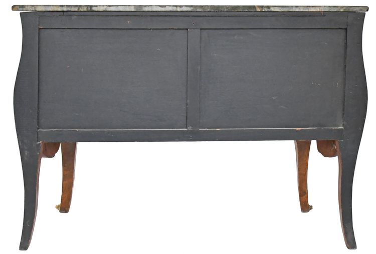 Commode de style Louis XV  aux espagnolettes
