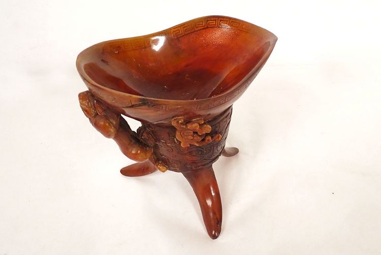 Coupe Libatoire Tripode Corne Buffle Sculptée Dragon Chilongs Chine XXème