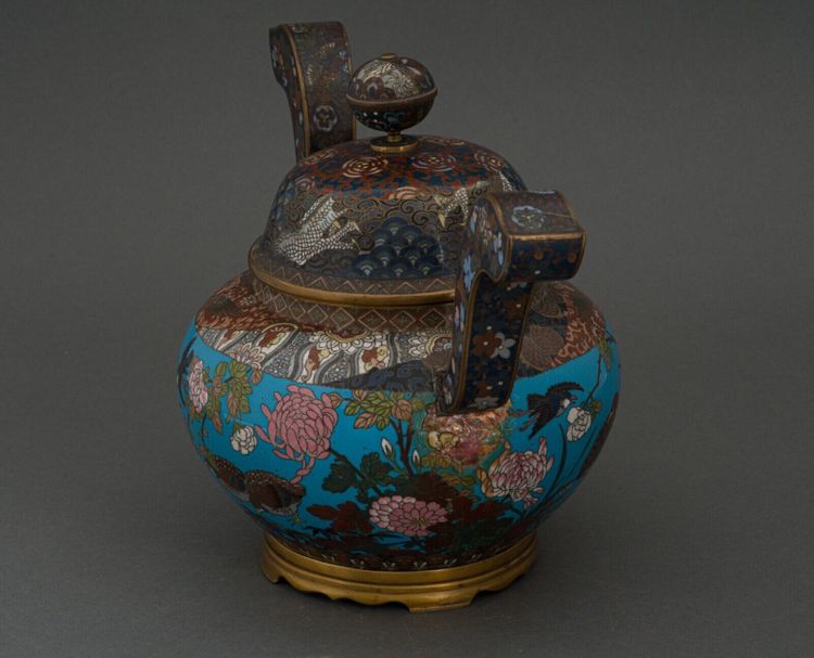Copper incense burner in Japan with cloisonné enamel decoration, 19th century