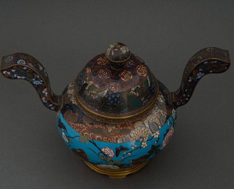 Copper incense burner in Japan with cloisonné enamel decoration, 19th century