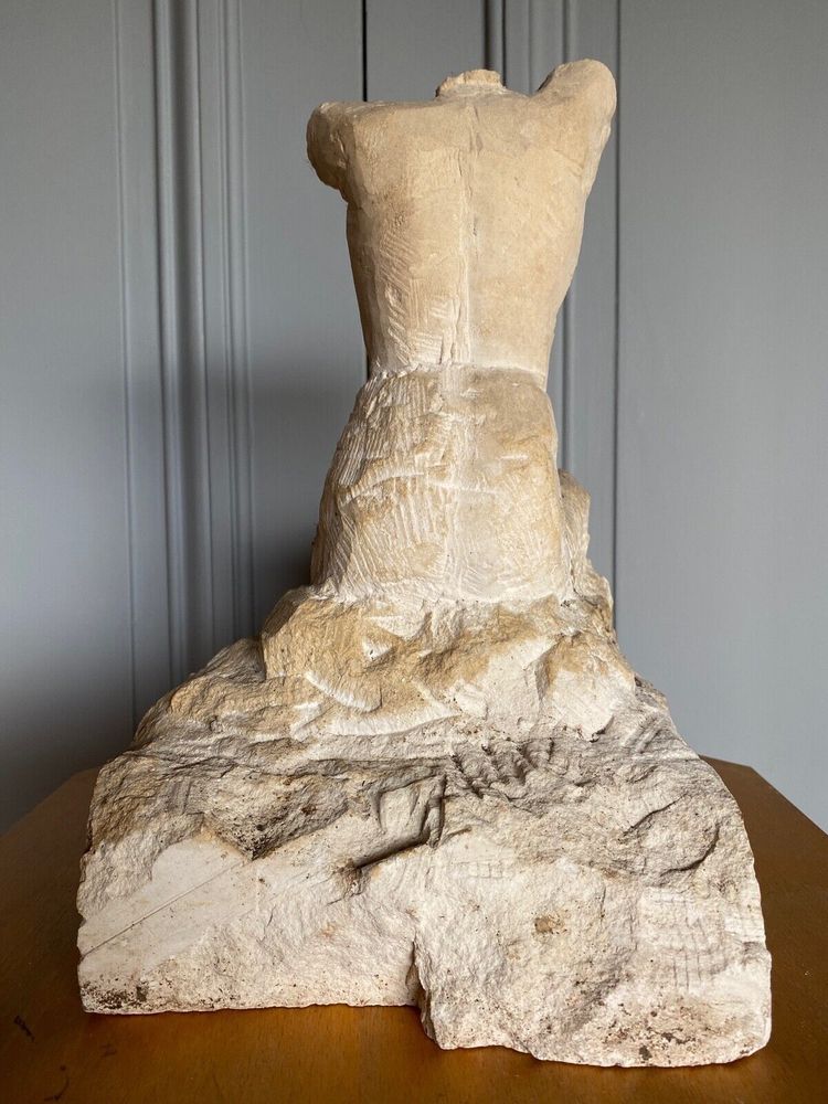 Direct-cut sculpture of a female nude from the 20th century, workshop