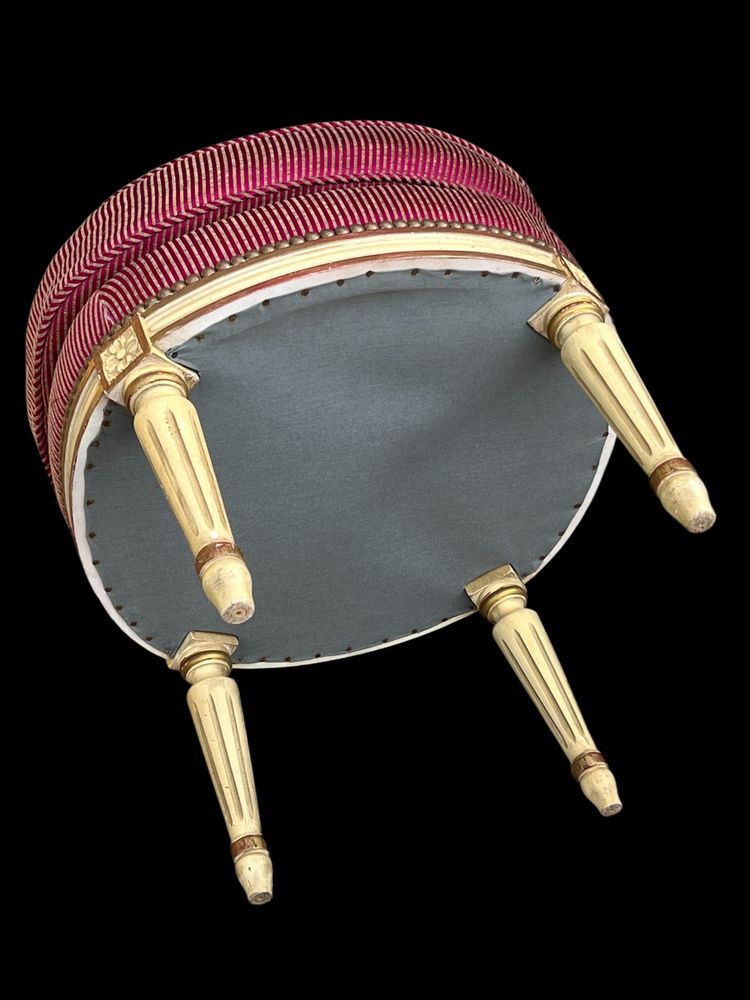 PAIRE DE CHAUFFEUSES ANCIENNES DE STYLE LOUIS XVI BIEN RECOUVERTE AVEC TISSU