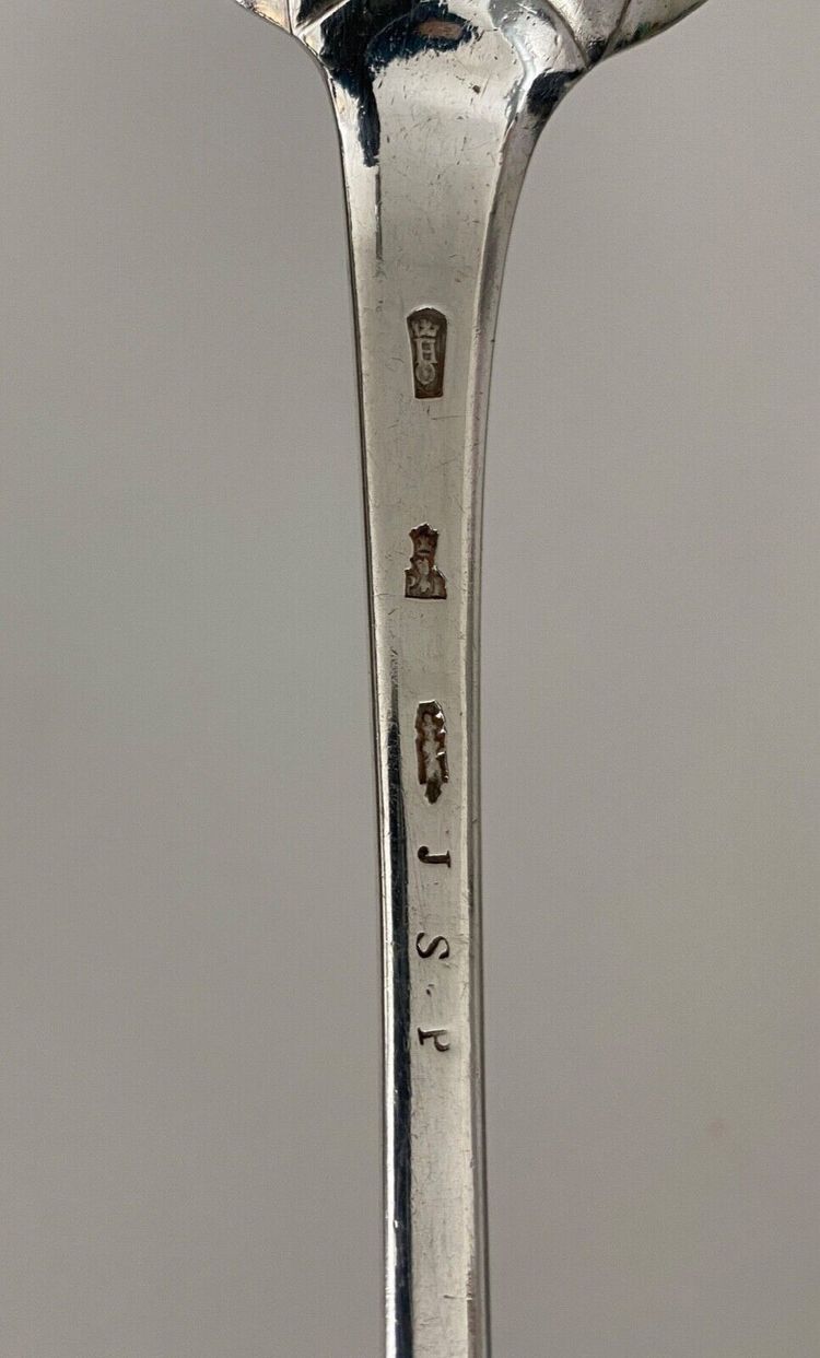 Cuillère à ragoût en argent XVIIIe poinçons Fermiers Généraux JSP