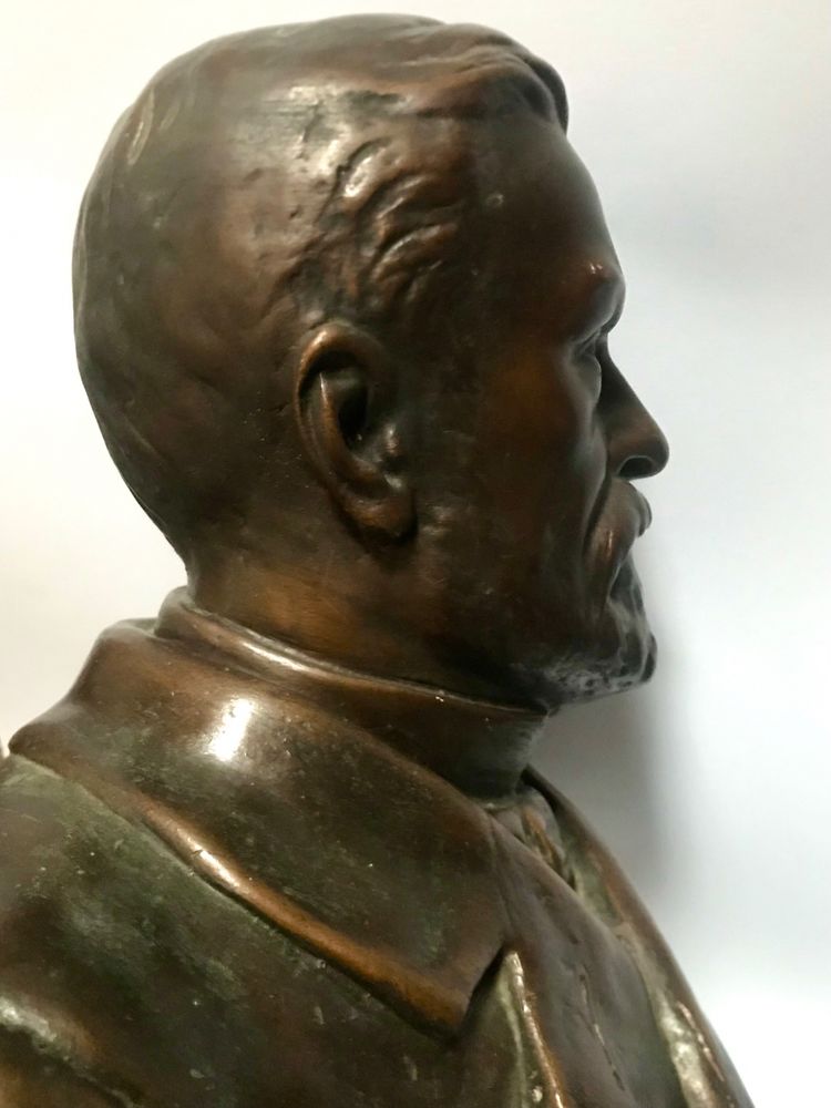 Busto di PASTEUR Louis firmato A. JOLIVEAUX medaglia in bronzo patinato.