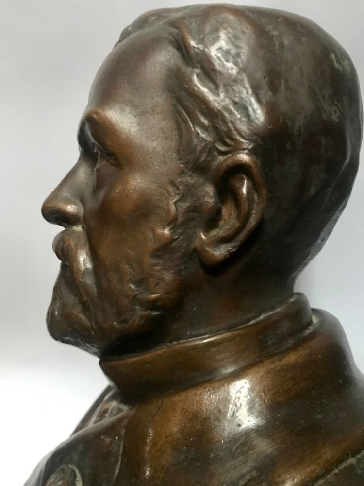 Busto di PASTEUR Louis firmato A. JOLIVEAUX medaglia in bronzo patinato.