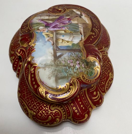 BOÎTE PORCELAINE, PEINTE