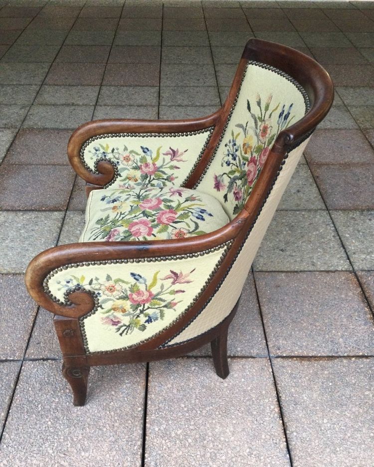 A Restoration Period "Gondola" Back Bergère In Mahogany