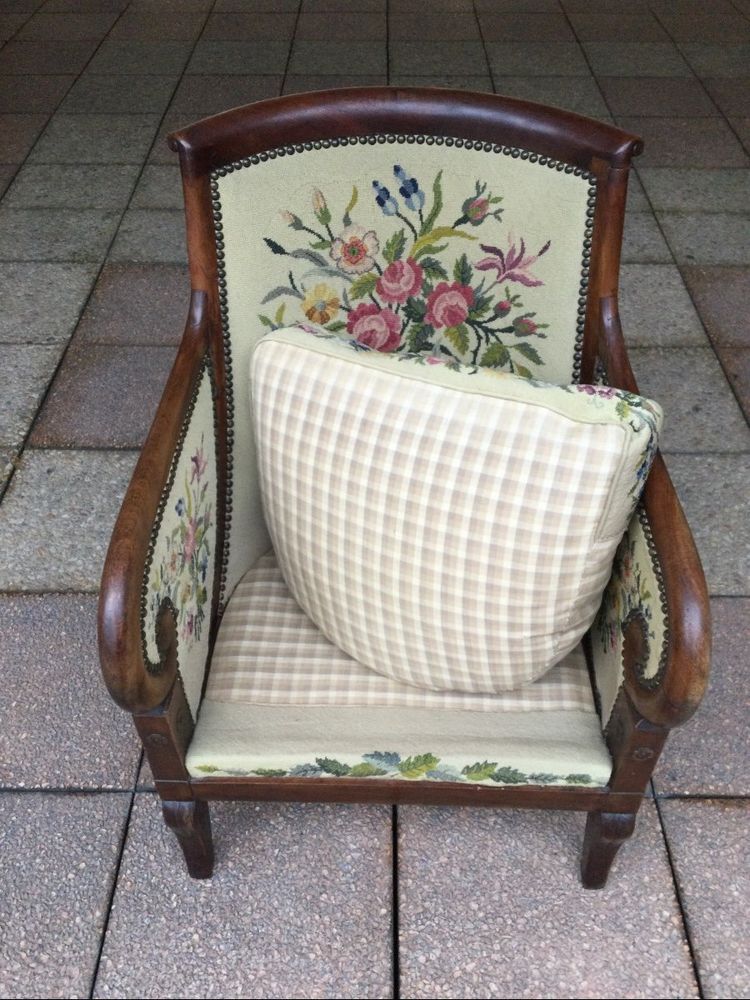 A Restoration Period "Gondola" Back Bergère In Mahogany