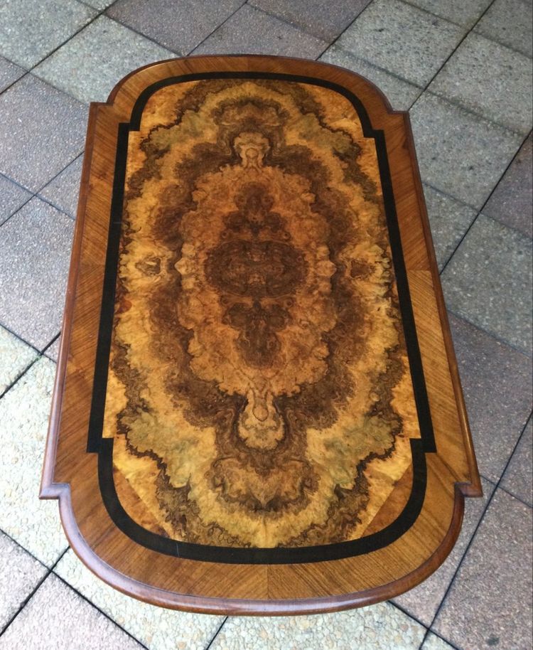 Une Table à écrire Ou Une Console-desserte  En Marqueterie