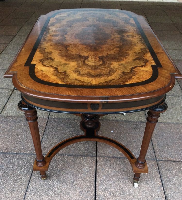 Une Table à écrire Ou Une Console-desserte  En Marqueterie