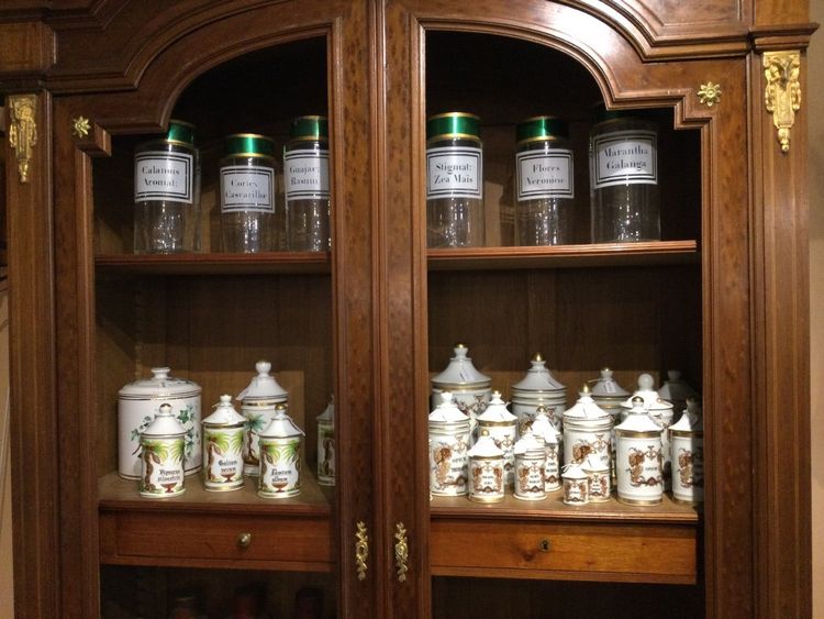 New Collection of ANCIENT PHARMACY POTS in Porcelain and Glass.