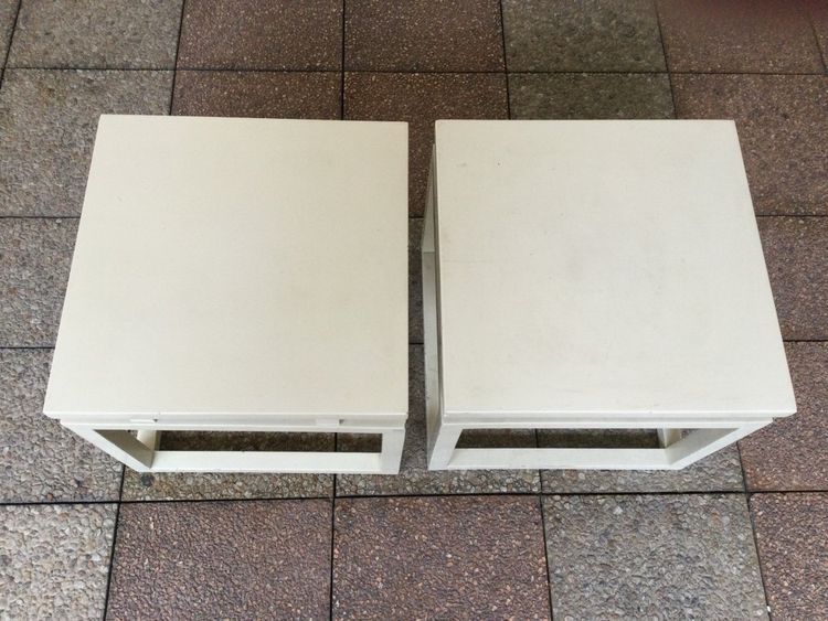 Deux Tables  Basses En Bois Laqué Couleur Ivoire Années 70