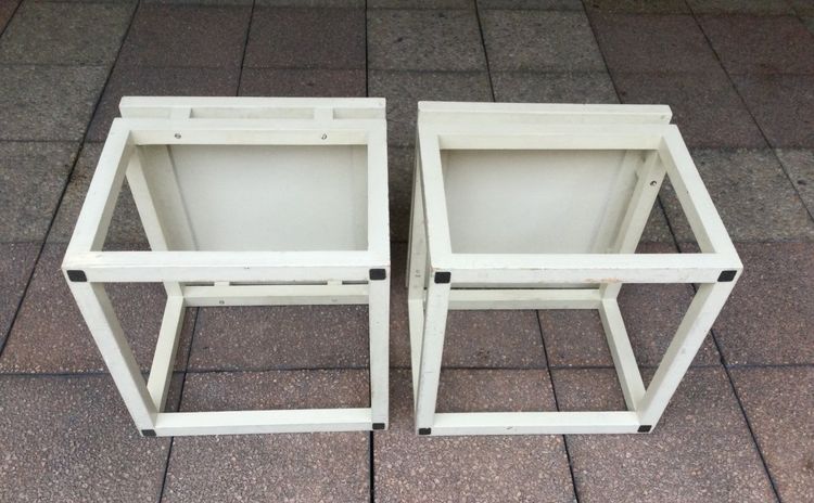 Deux Tables  Basses En Bois Laqué Couleur Ivoire Années 70