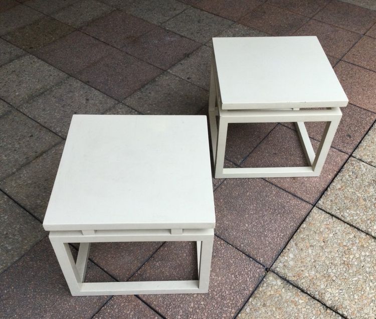 Deux Tables  Basses En Bois Laqué Couleur Ivoire Années 70