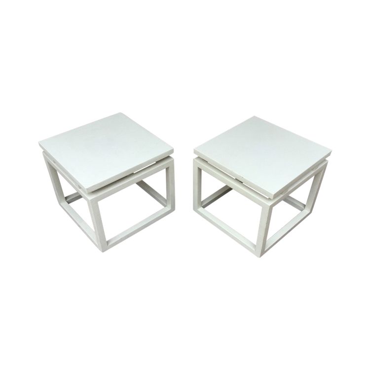 Deux Tables  Basses En Bois Laqué Couleur Ivoire Années 70