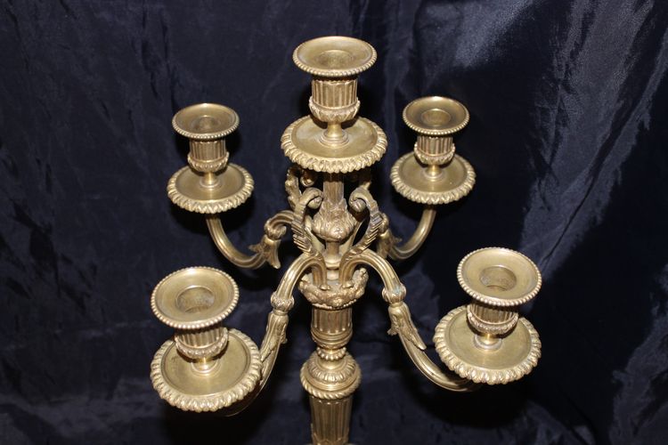 Coppia di candelabri in bronzo a 5 bracci in stile Luigi XVI, XIX secolo