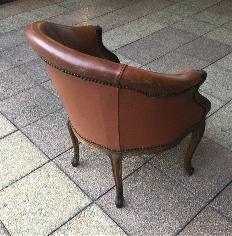 Un Fauteuil De Bureau Louis XV  Garni De Cuir