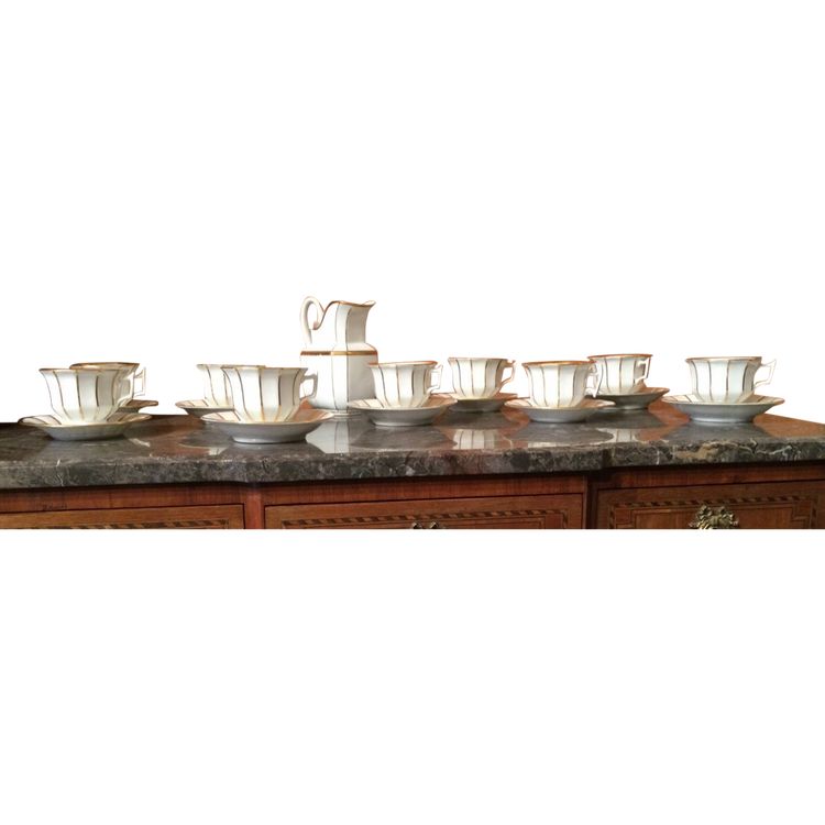 Set of 9 Porcelain De Paris cups and saucers, Louis-philippe period