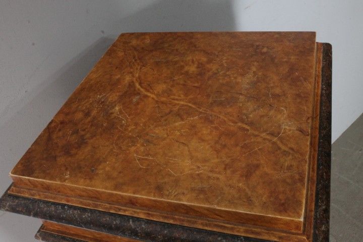 Ancient column XVIII century lacquered base painted fake marble. Siena Yellow. Measurements h 108. Base 33 x 33