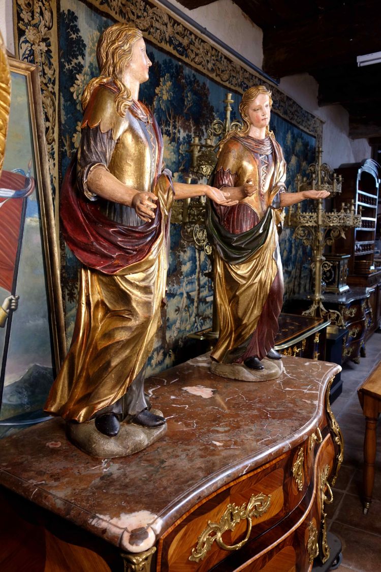 Coppia di fanciulle lignee policrome veneziane 