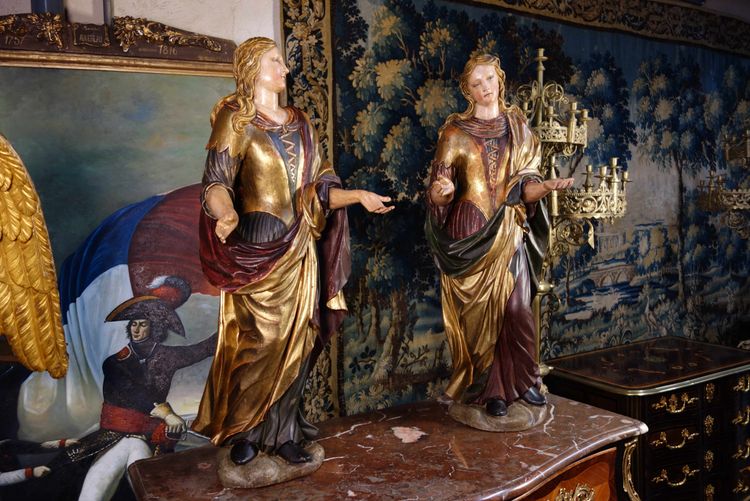 Coppia di fanciulle lignee policrome veneziane 