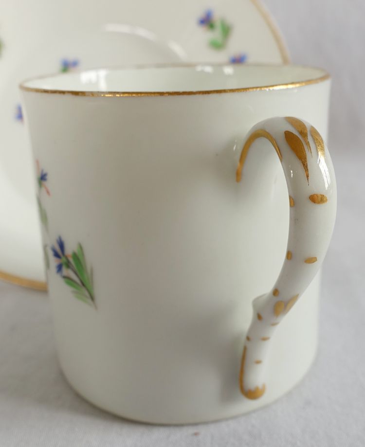 Litron coffee cup decorated with blue cornflowers and gold trim, Paris porcelain, late 18th - early 19th century