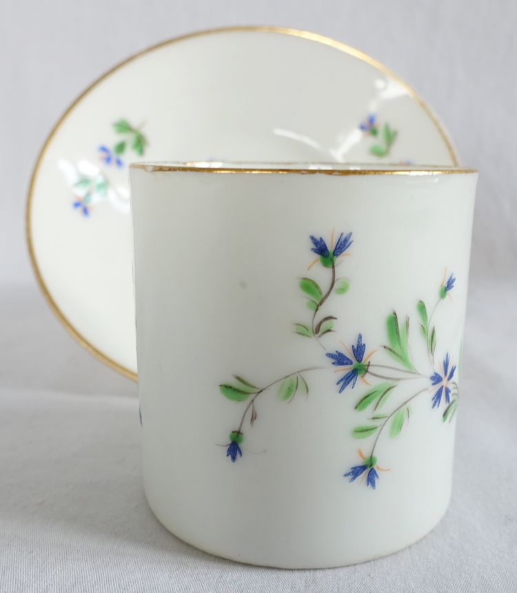 Litron coffee cup decorated with blue cornflowers and gold trim, Paris porcelain, late 18th - early 19th century