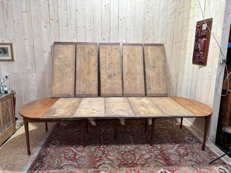 Table ovale en merisier 25 personnes 