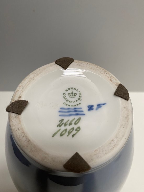 COPENHAGEN VASE CIRCA 1930-40