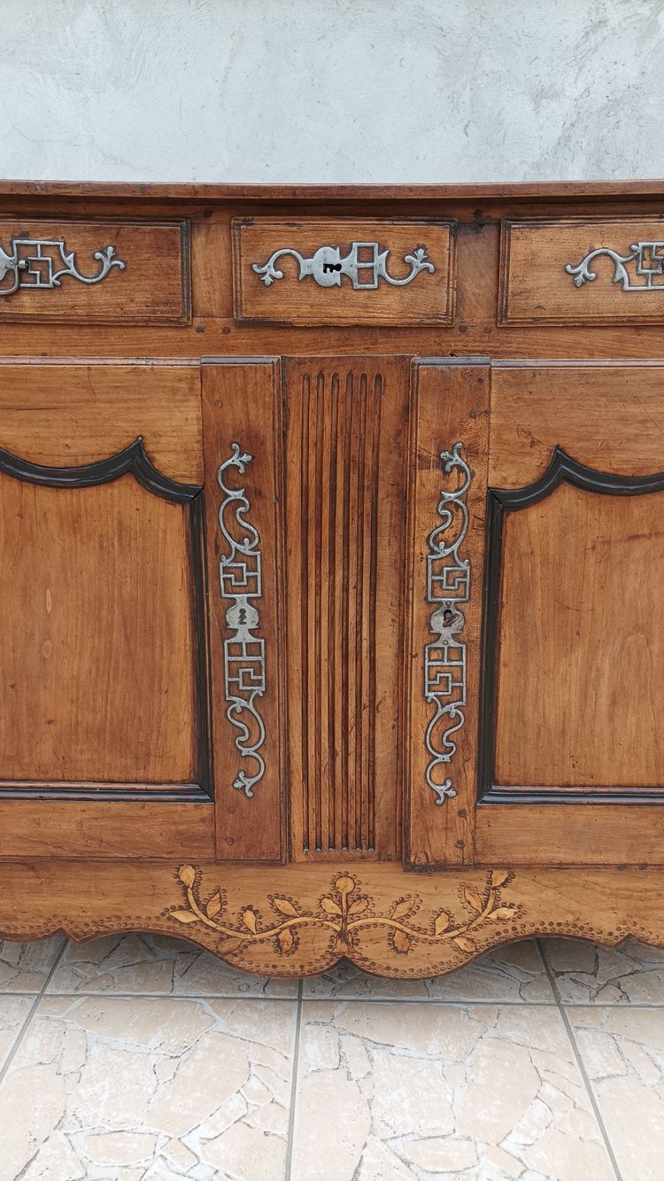 Louis XV-Sideboard aus Kirschholz, 18. Jahrhundert