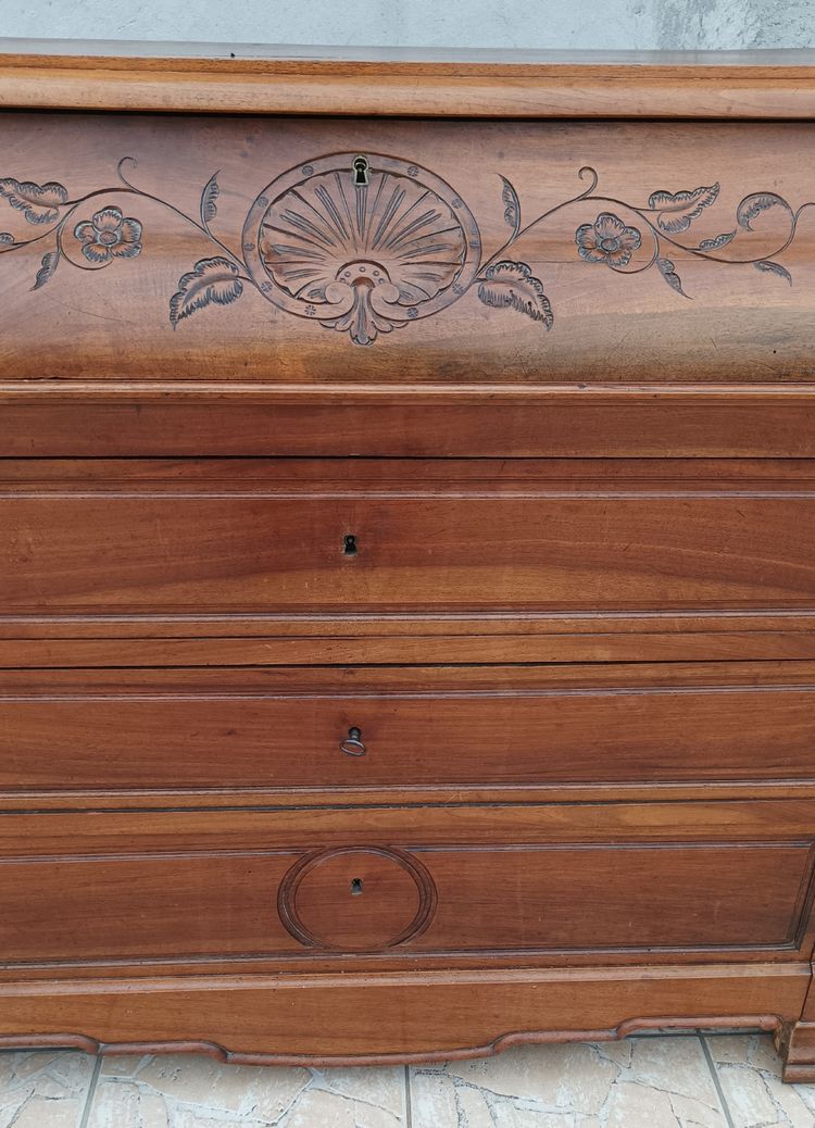 Commode Louis Philippe en noyer