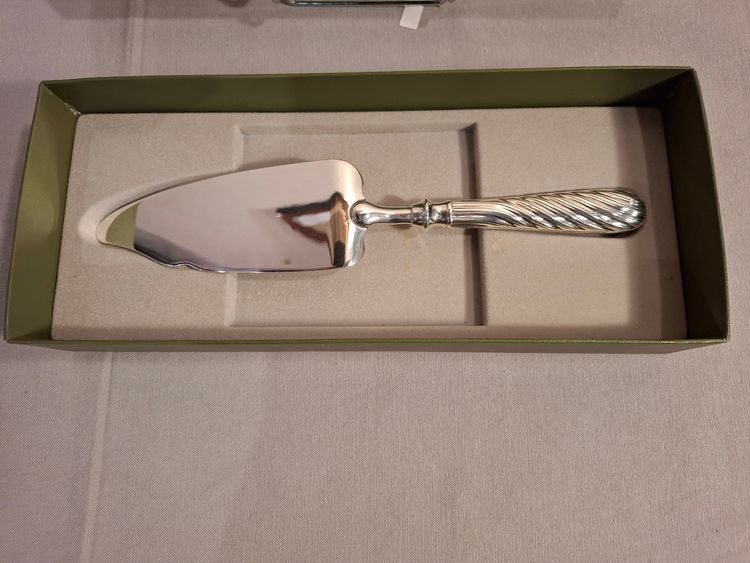 Christofle silver-plated cake server.