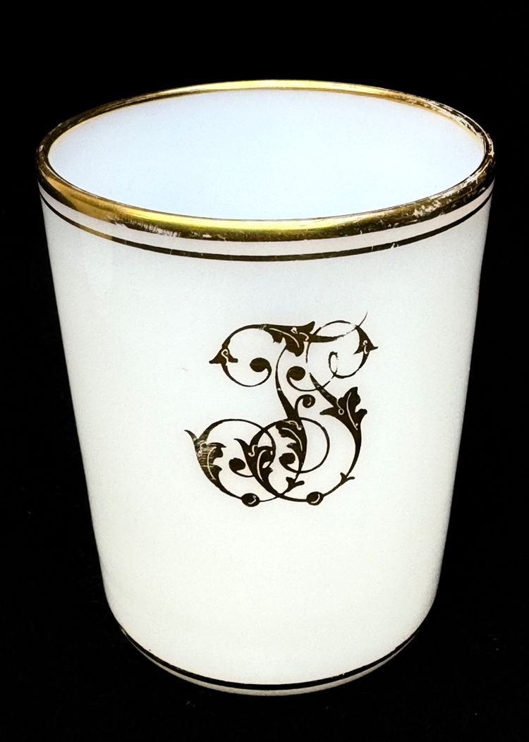 Suite De 4 Verres En Opaline Monogrammes