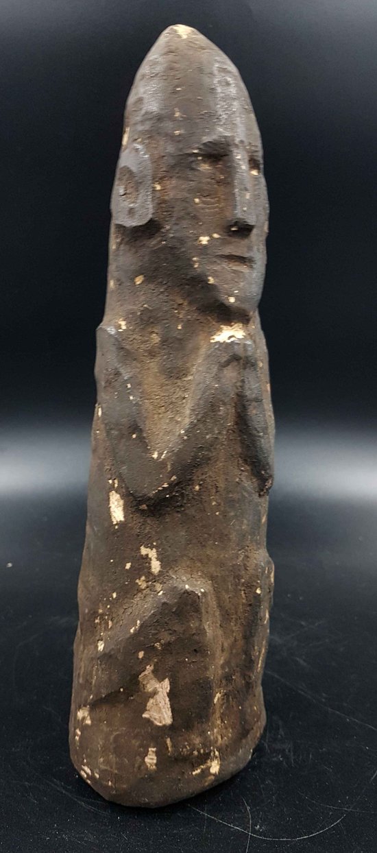 Statue "Putali", pierre, Népal