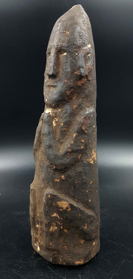 Statue "Putali", pierre, Népal