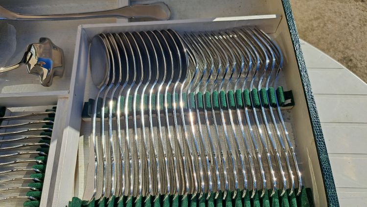 Antique 100-piece monogram cutlery set (18.8) France Inox