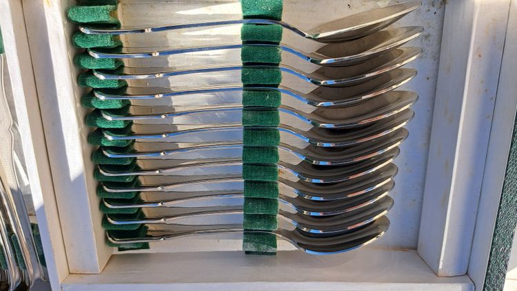 Antique 100-piece monogram cutlery set (18.8) France Inox