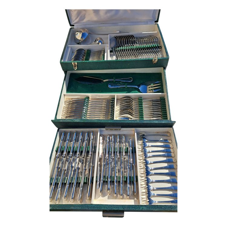 Antique 100-piece monogram cutlery set (18.8) France Inox