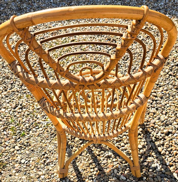 Rattan chair with rounded back from the 60s and 70s