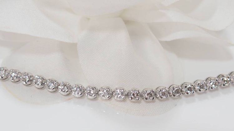 Bracciale fiume in oro bianco e diamanti 3 ct
