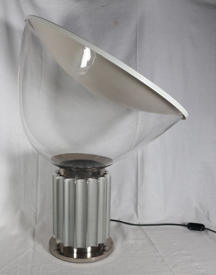 Lampe Taccia Flos datant des années 70 