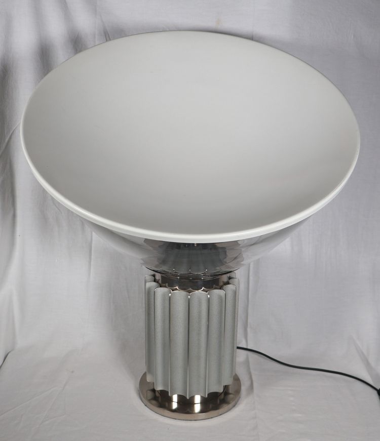 Lampe Taccia Flos datant des années 70 