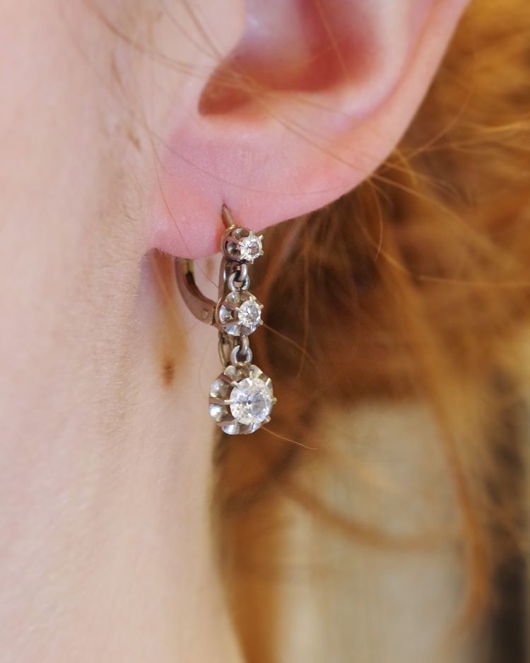 Orecchini Art Déco con tre diamanti da 0,72 ct in oro 18k e platino, gioielli antichi