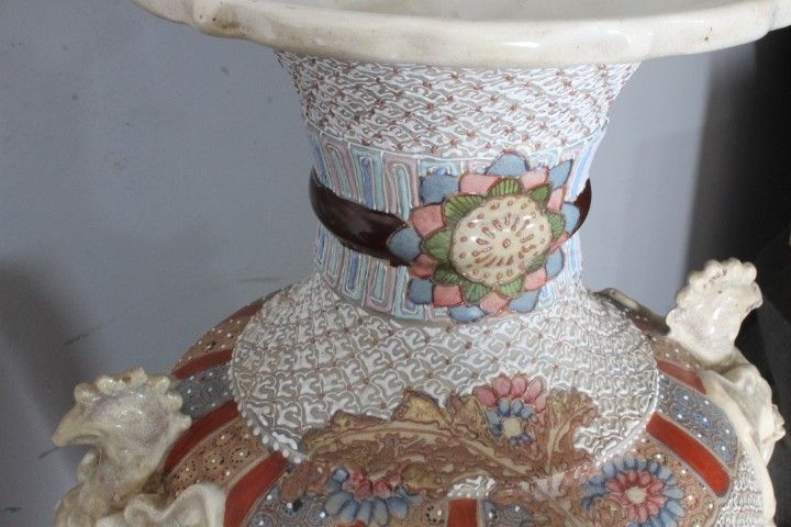 Antique Japanese Satsuma Ceramic Vases early 1900s Paintings . H 78 La 44