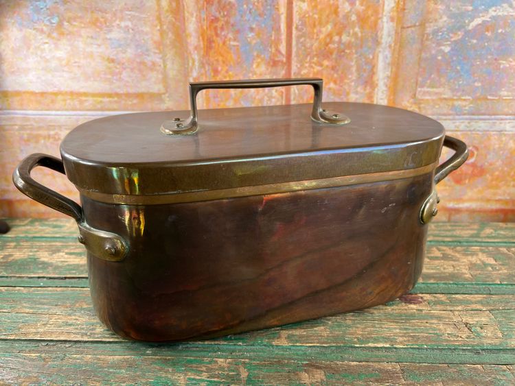 Ancienne Marmite en cuivre avec couvercle et hanse