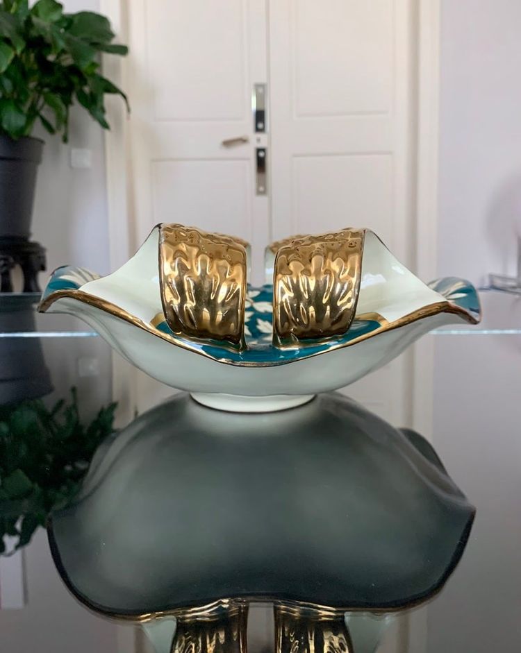 Tazza decorativa vintage in terracotta con decoro in oro zecchino - Deruta Italia