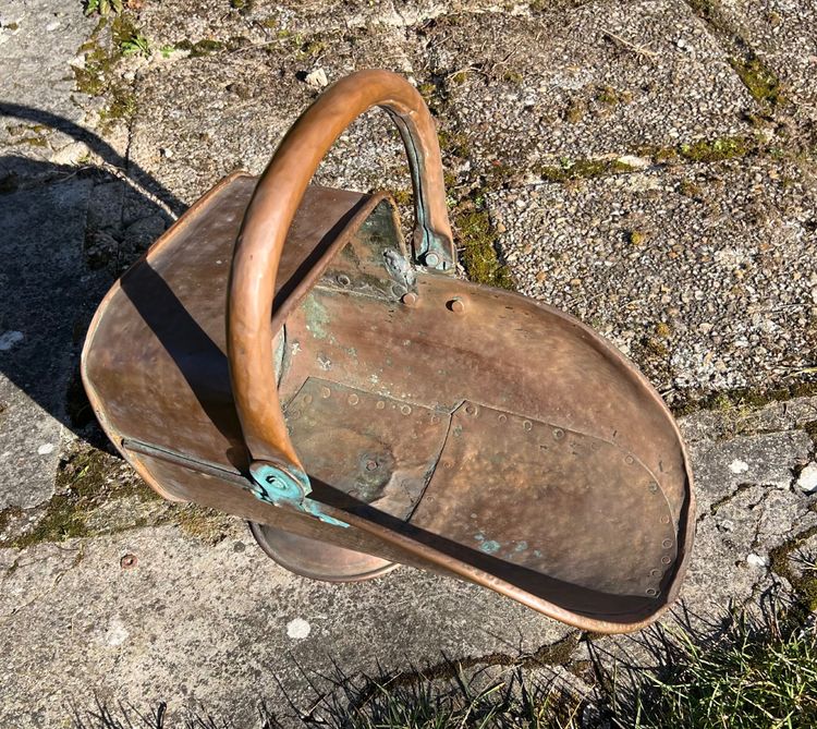 Porte-seau à charbon en cuivre – XIXe siècle
