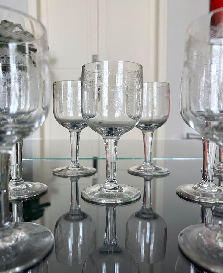 Service De Verres Soufflés Décorés d'Une Frise Gravée - XIXe Siècle