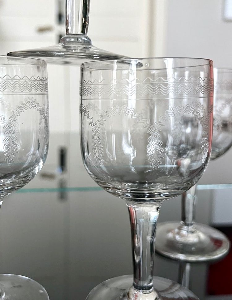 Service De Verres Soufflés Décorés d'Une Frise Gravée - XIXe Siècle